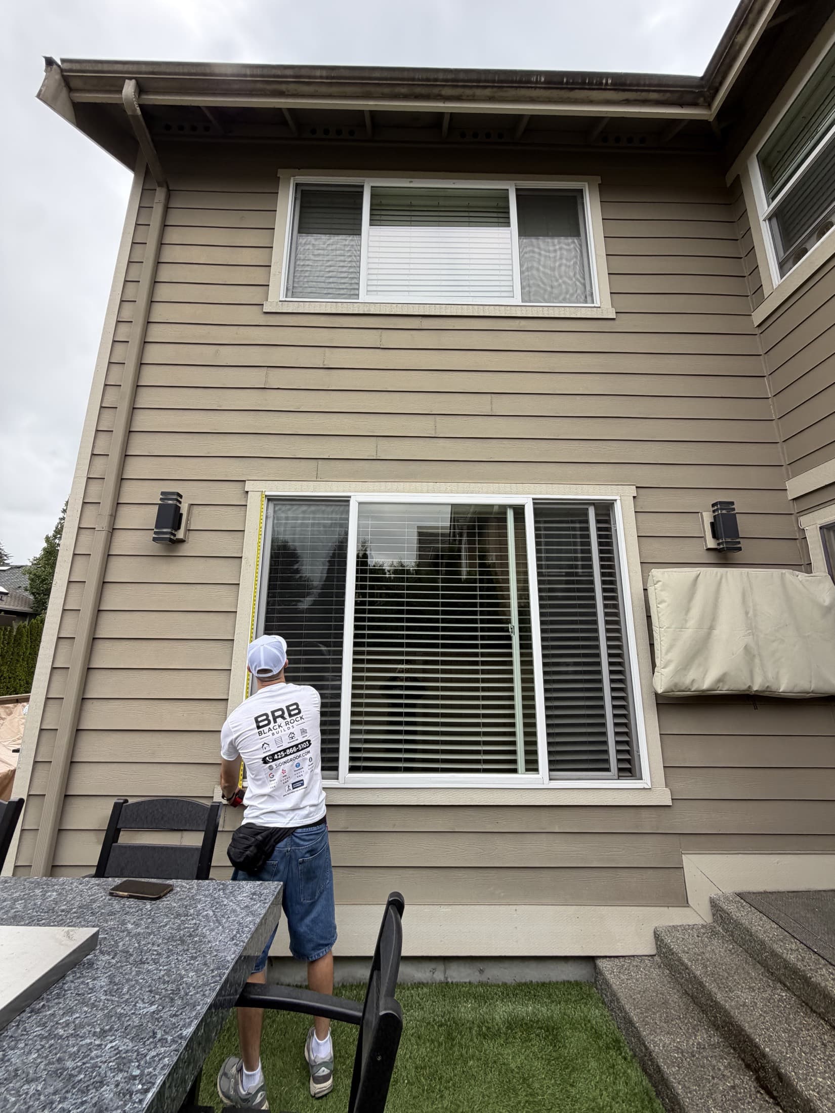 Window installation and replacement service